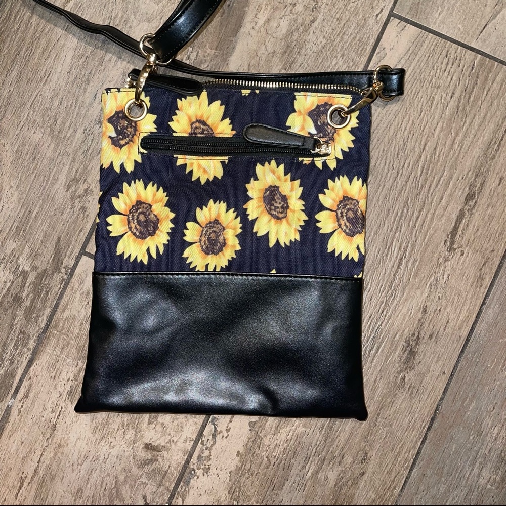 Sunflower Purse - Picture 3 of 4